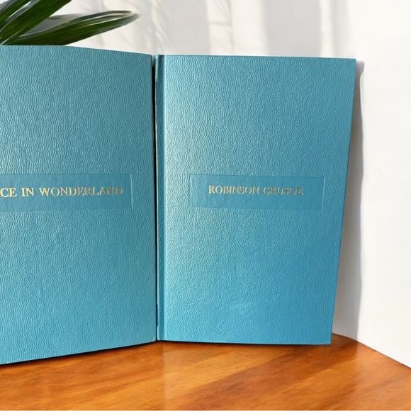 Best Loved Classics – Set of 3 Illustrated Hardcover Books (1950s Reprints) - Picture 5 of 16